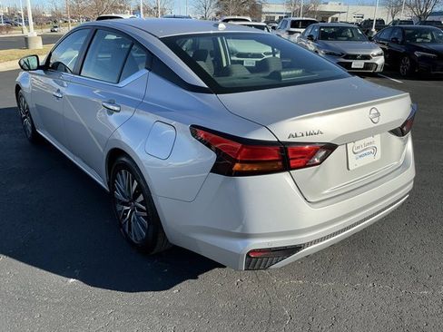 Used 2024 Nissan Altima 2.5 SV image 8
