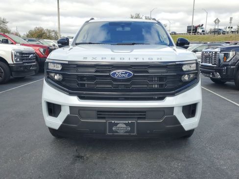 Certified 2025 Ford Expedition Active image 2