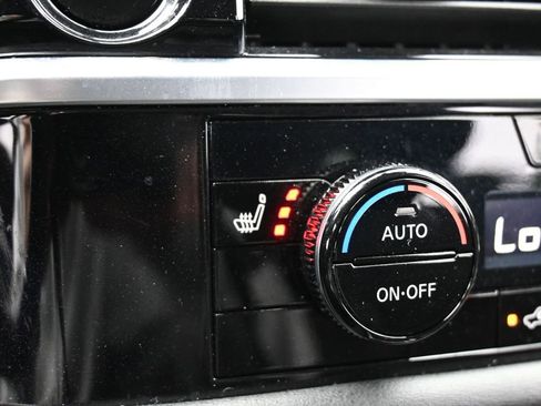 Used 2025 Nissan Pathfinder SV image 21