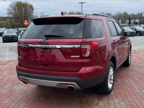 Used 2017 Ford Explorer XLT w/ Equipment Group 202A image 2