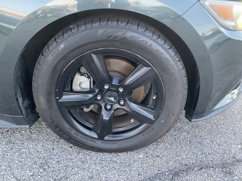 Used 2015 Ford Mustang Coupe image 20