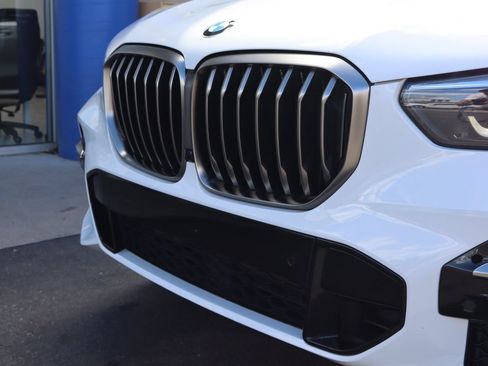 Used 2020 BMW X5 M50i w/ Premium Package AWD/4WD image 36