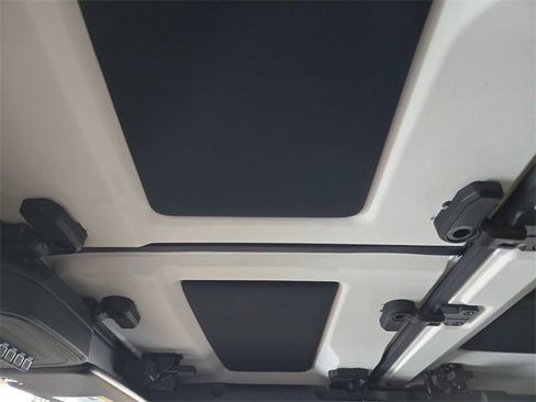 Used 2024 Ford Bronco Wildtrak image 27