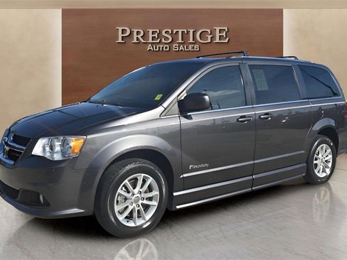 Used 2020 Dodge Grand Caravan SXT image 7