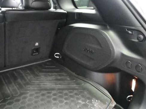 Used 2020 Jeep Cherokee Limited FWD image 20