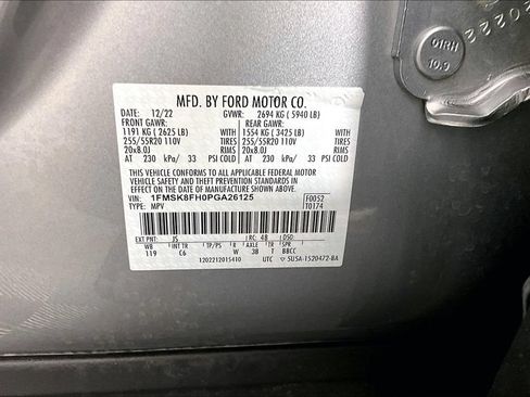 Used 2023 Ford Explorer Limited w/ Equipment Group 301A AWD/4WD image 18