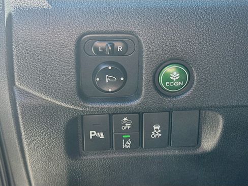 Used 2020 Honda Pilot Touring image 16