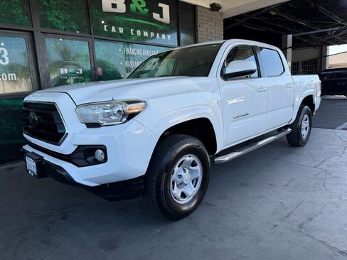 Used 2021 Toyota Tacoma SR5 image 1