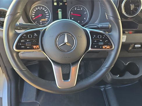 Used 2024 Mercedes-Benz Sprinter 2500 image 26
