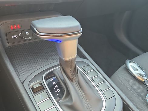 Certified 2024 Hyundai Kona SEL AWD/4WD image 22