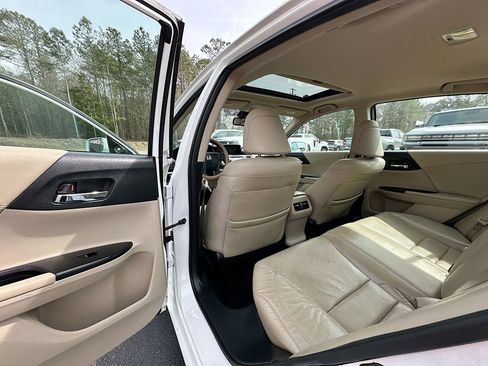 Used 2015 Honda Accord EX-L image 16