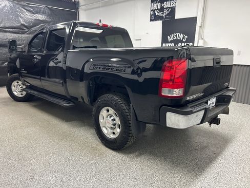 Used 2008 GMC Sierra 2500 SLT w/ Z71 Off-Road Package AWD/4WD image 4
