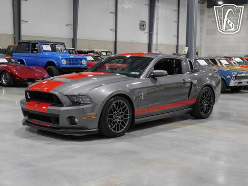 Used 2014 Ford Mustang Shelby GT500 w/ Equipment Group 821A image 2