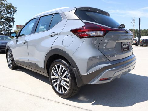 Used 2024 Nissan Kicks SV image 4