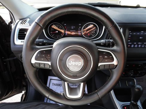 Used 2018 Jeep Compass Latitude w/ Popular Equipment Group image 12