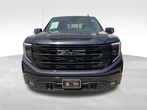 Used 2022 GMC Sierra 1500 Elevation w/ Elevation Premium Package AWD/4WD image 2