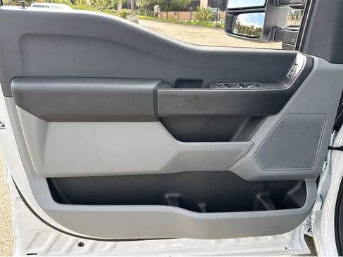 New 2026 Ford F250 XL w/ XL Chrome Package image 15