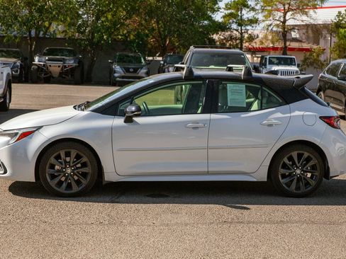 Used 2025 Toyota Corolla XSE FWD image 7