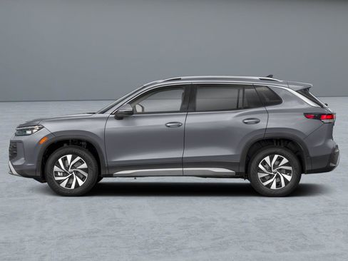 New 2026 Volkswagen Tiguan S image 3