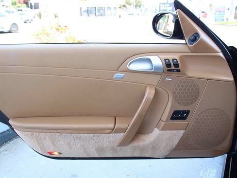 Used 2007 Porsche 911 Carrera RWD image 40