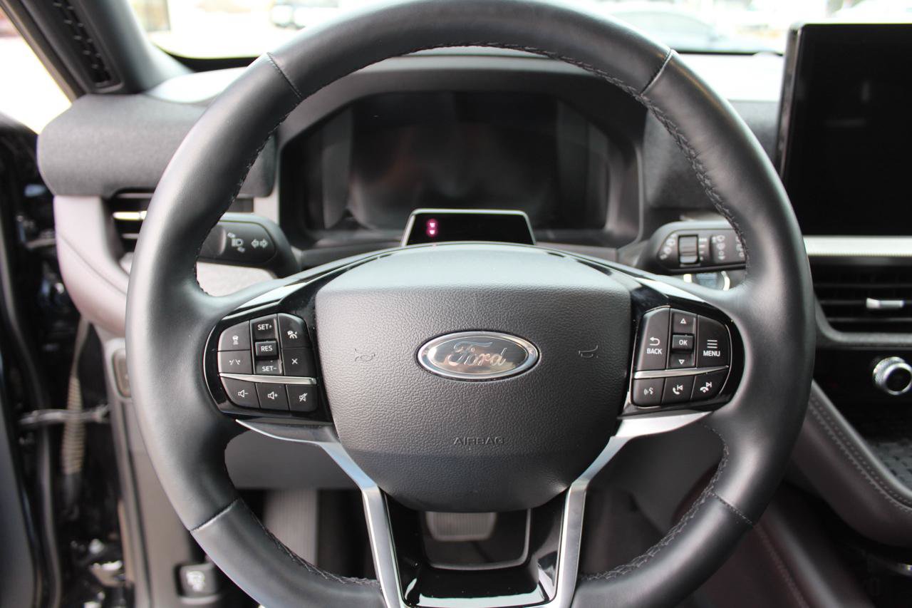 Used 2025 Ford Explorer Platinum w/ LUX Leather Package AWD/4WD image 50