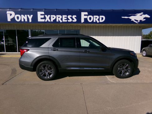 New 2025 Ford Explorer Active image 25