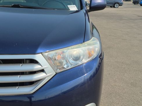 Used 2013 Toyota Highlander SE AWD/4WD image 12