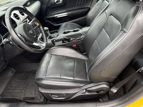 Used 2017 Ford Mustang GT Premium RWD image 9