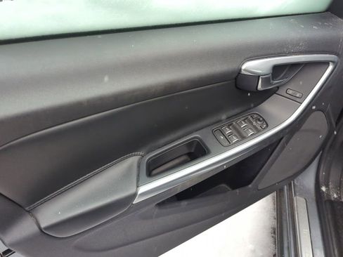 Used 2018 Volvo S60 T5 Inscription image 8