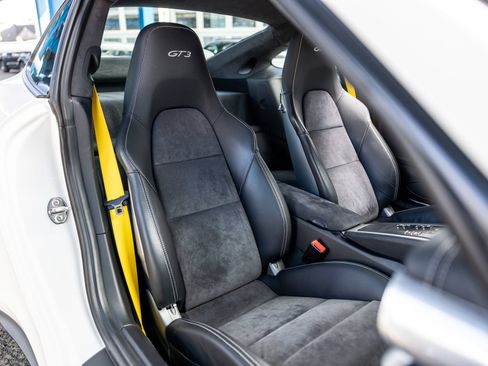 Used 2014 Porsche 911 GT3 w/ Sound Package Plus RWD image 48