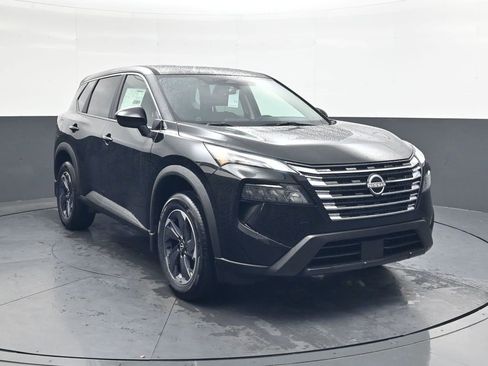 Certified 2026 Nissan Rogue SV FWD image 2