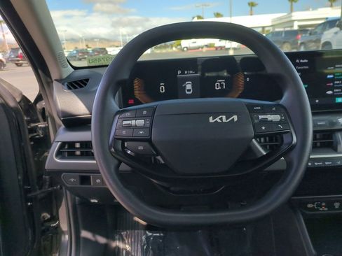 Used 2025 Kia K4 FWD image 20