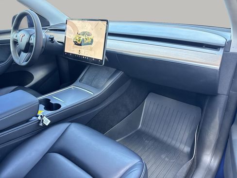 Used 2022 Tesla Model Y Performance image 12