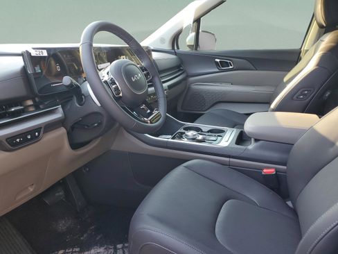 New 2026 Kia Carnival EX FWD image 19