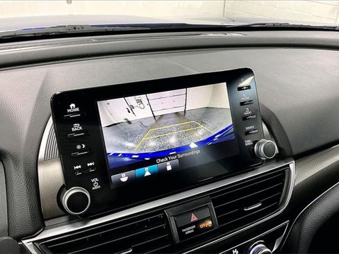 Used 2018 Honda Accord Sport image 14