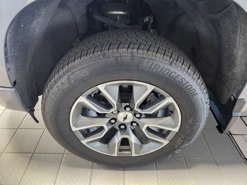 Used 2023 Chevrolet Silverado 1500 Custom AWD/4WD image 8