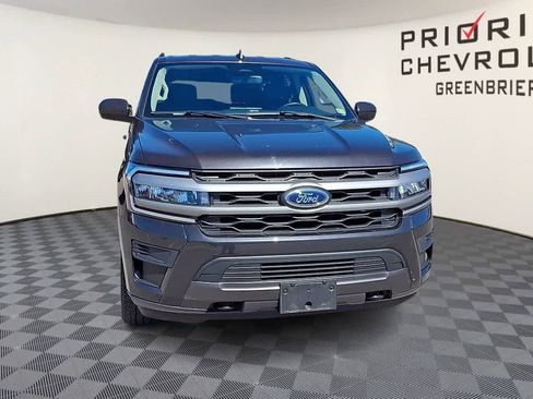 Used 2023 Ford Expedition XLT image 3