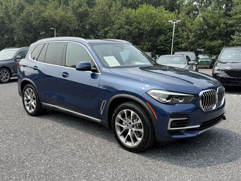Used 2023 BMW X5 xDrive40i w/ Premium Package AWD/4WD image 3
