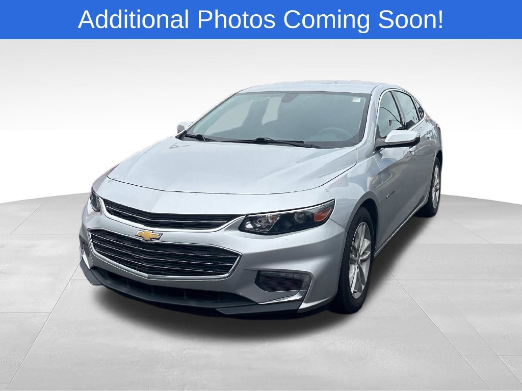 Used 2018 Chevrolet Malibu LT FWD image 2