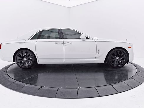 Used 2018 Rolls-Royce Ghost RWD image 18