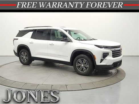 Used 2025 Chevrolet Traverse LT w/ LPO, Floor Liner Package image 1