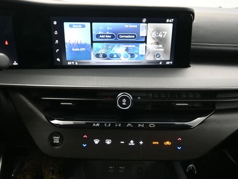 Certified 2025 Nissan Murano SV image 15