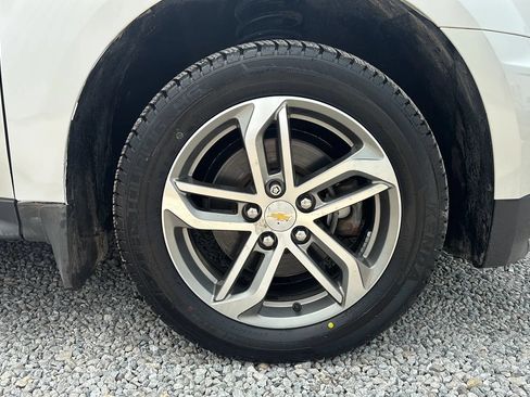 Used 2017 Chevrolet Equinox Premier w/ Enhanced Convenience Package AWD/4WD image 10