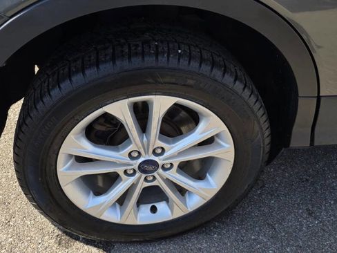 Used 2018 Ford Escape SEL image 30