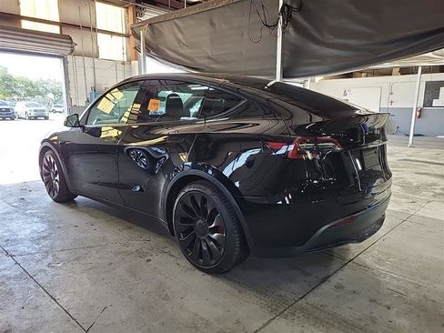 Used 2021 Tesla Model Y Performance AWD/4WD image 4