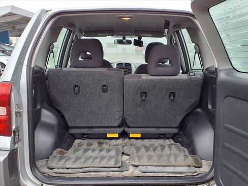 Used 2005 Toyota RAV4 4WD image 10