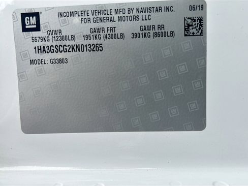 Used 2019 Chevrolet Express 3500 w/ Chrome Appearance Package image 30