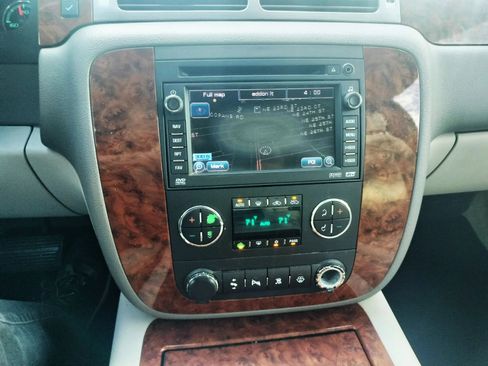 Used 2008 Chevrolet Avalanche LTZ w/ LTZ Preferred Equipment Group image 34