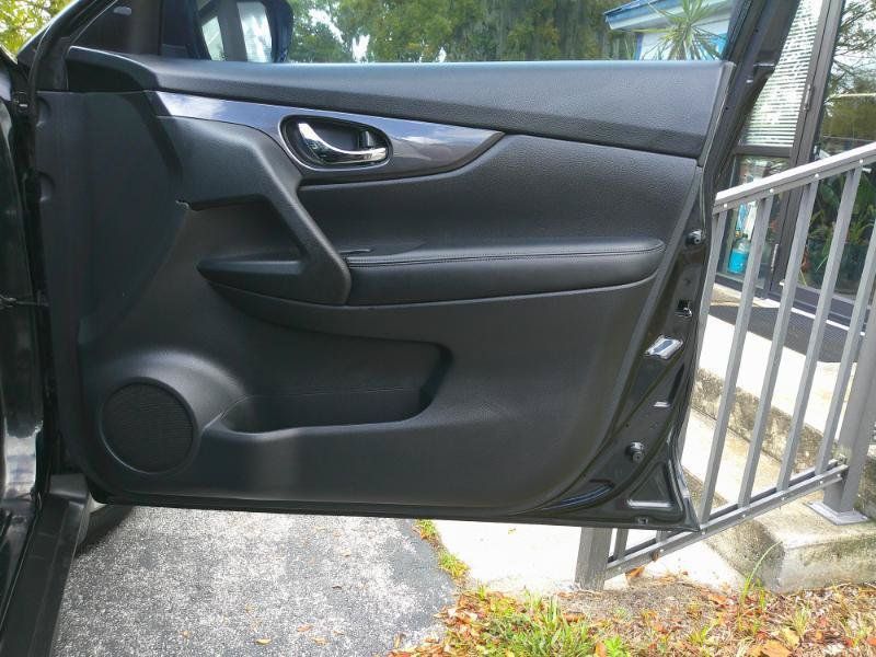 Used 2017 Nissan Rogue S FWD image 25