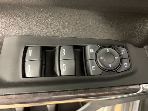 Used 2021 Chevrolet Silverado 1500 LTZ AWD/4WD image 18